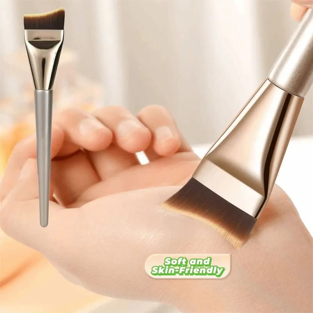 Brush for dense bristles liquid foundation, delicate on the skin, with crescent tip, ultra-thin and smooth makeup brush, flat brush for concealer