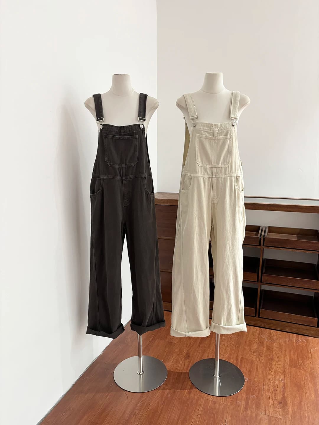 Salopette Casual Larga da Donna in Denim Primavera Estate 2026, Tinta Unita, Versatile, a Vita Alta, in Fibra di Poliestere, Pantaloni Jeans da Donna