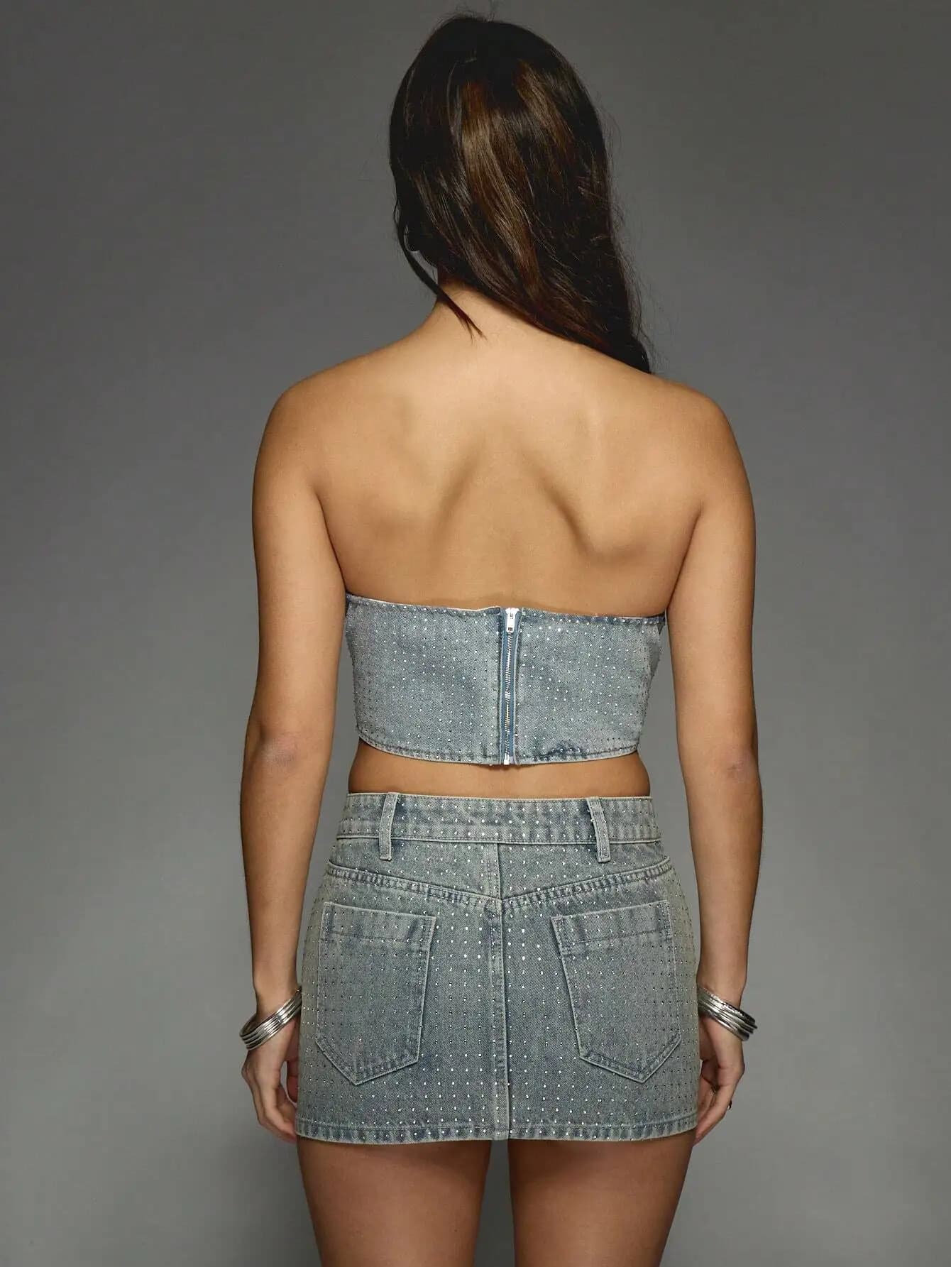 Minigonna in Denim con Decorazioni in Strass a Vita Alta Stile Y2K per Club e Feste
