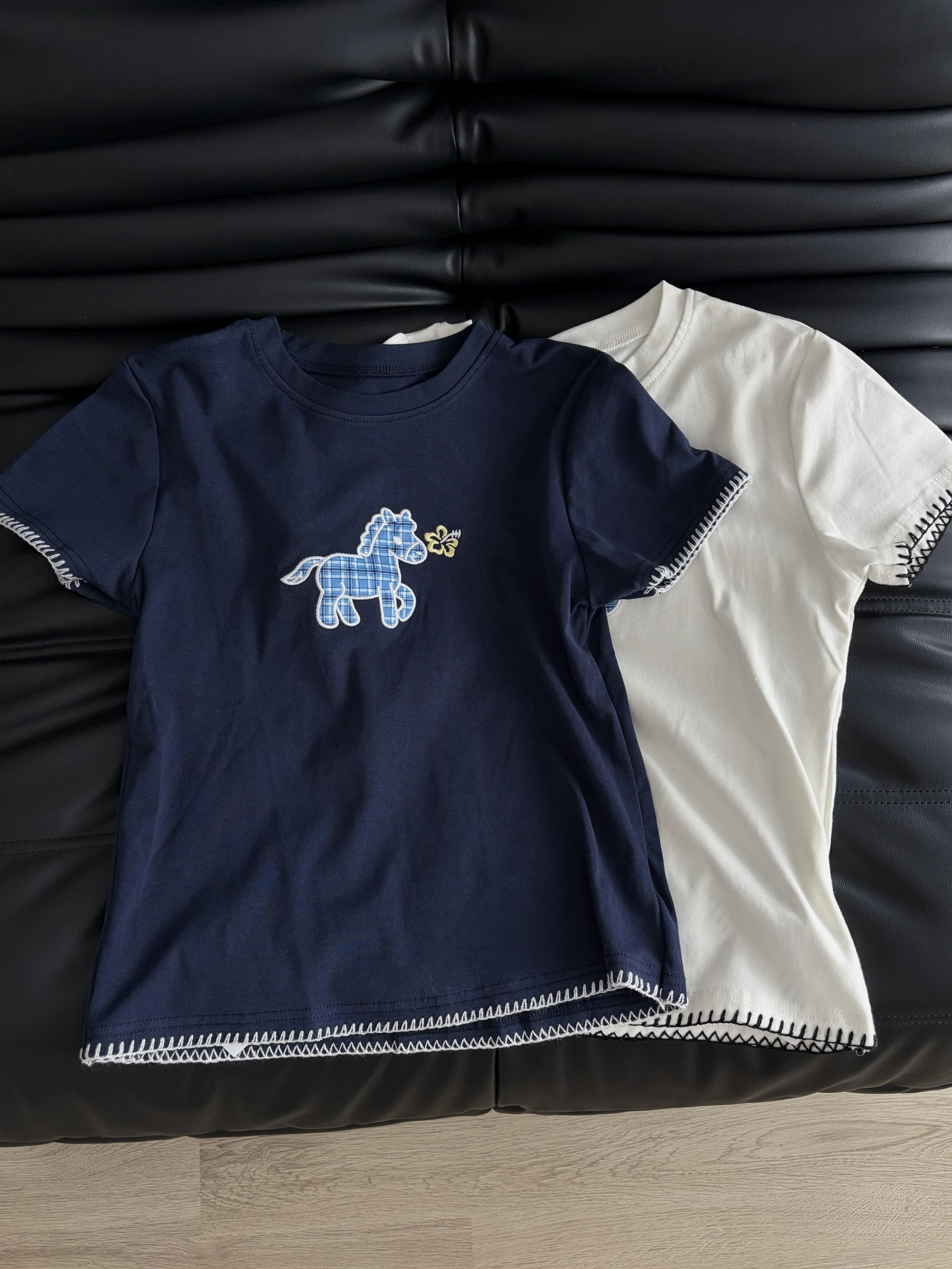 Sweet Style Embroidered Patch Slim Fit Short Sleeve T-Shirt Women's Summer Top Color Dark Blue Youthful Looking