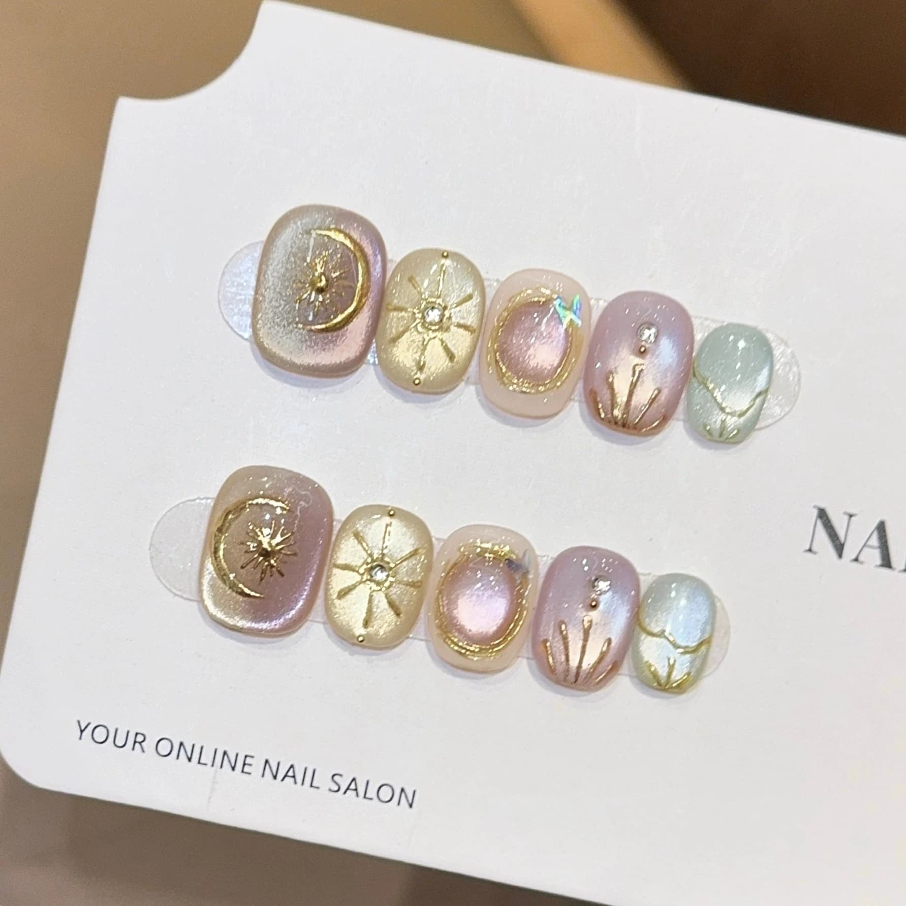 Fin Nails Pressure Facts Hand Effet Cat Eye, Fin Nails Court Squares with Glitter to Moon, Romantic Nail Art Sweet, French Fin Nails to Cover Total
