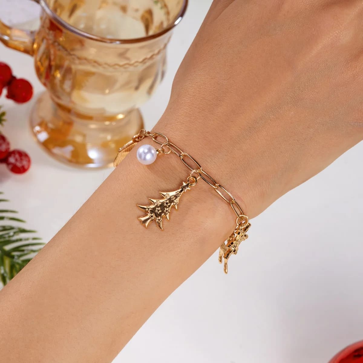 Natale Babbo Natale Albero di Natale Fiocco di neve Renna Imitazione Perla Bracciale con ciondolo Regalo di gioielli per le vacanze di Capodanno per donne e uomini