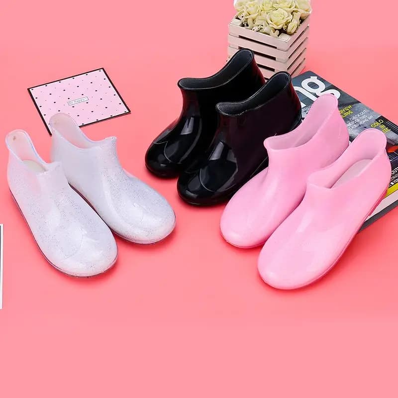 Stivali da pioggia impermeabili antiscivolo per bambini Ragazzi Ragazze Scarpe da pioggia in gomma carine Stivali da acqua per bambini per la scuola all'aperto