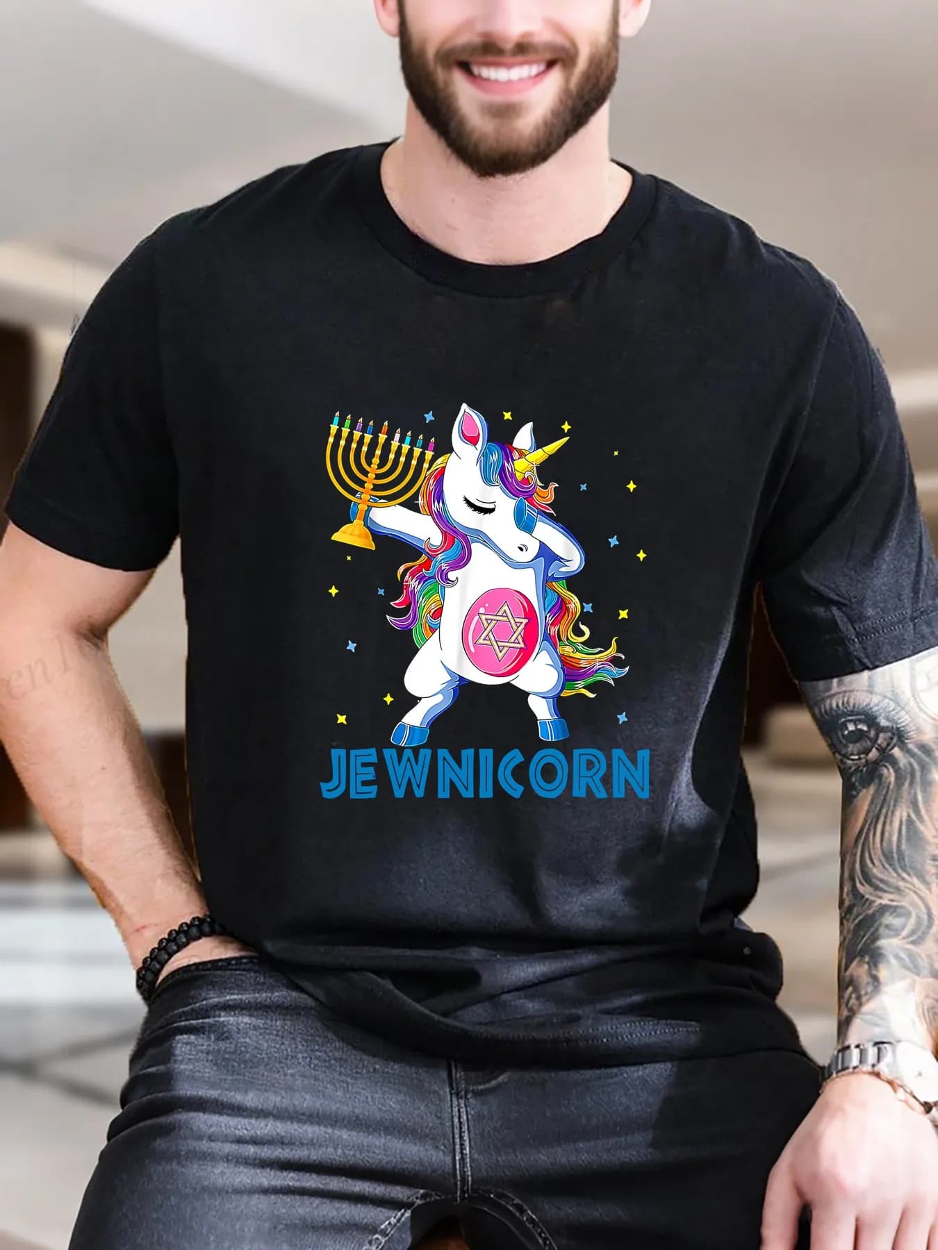T-shirt a maniche corte stampata da uomo di nuova moda di arrivo Cartoon Unicorn con candela Menorah di Hanukkah 100% cotone morbido e traspirante