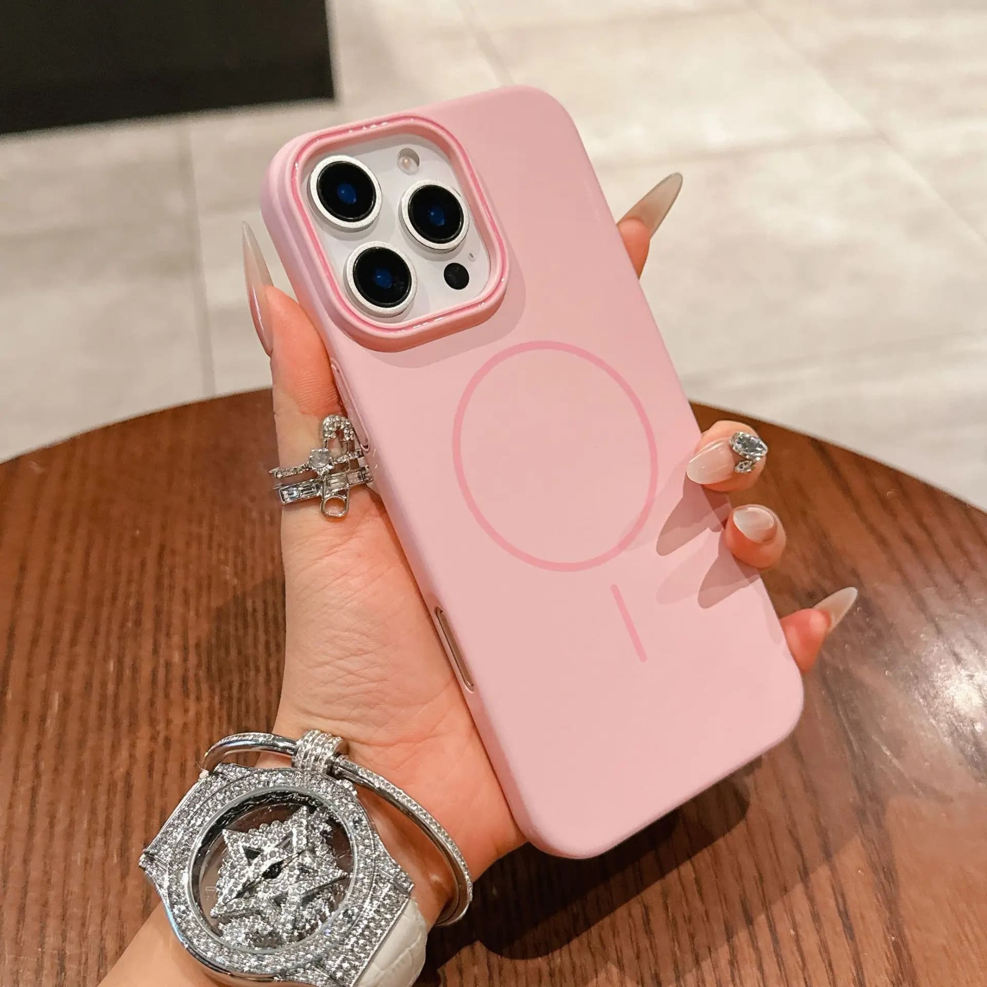 Nuovo Arrivo 2026: Custodia Protettiva di Lusso Sottile Magnetica in PC Morbido con Abbinamento Colore per iPhone 17 Pro Max 15