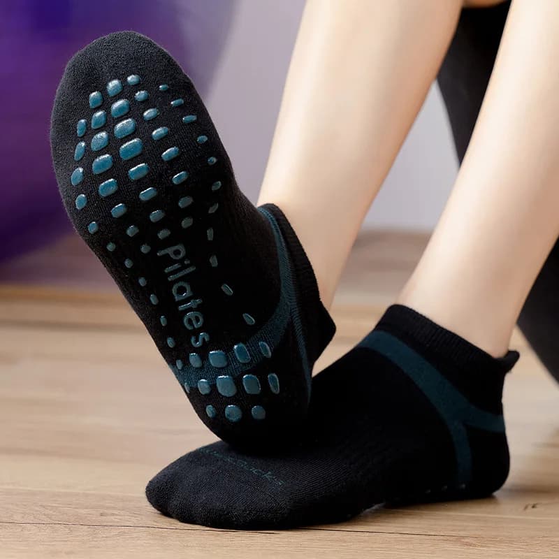 Large Size Silicone Anti-slip Ball Socks Yoga Socks for Ballet Pilates Breathable Cotton Floor Socks for Men's and Women's Unisex Interior
