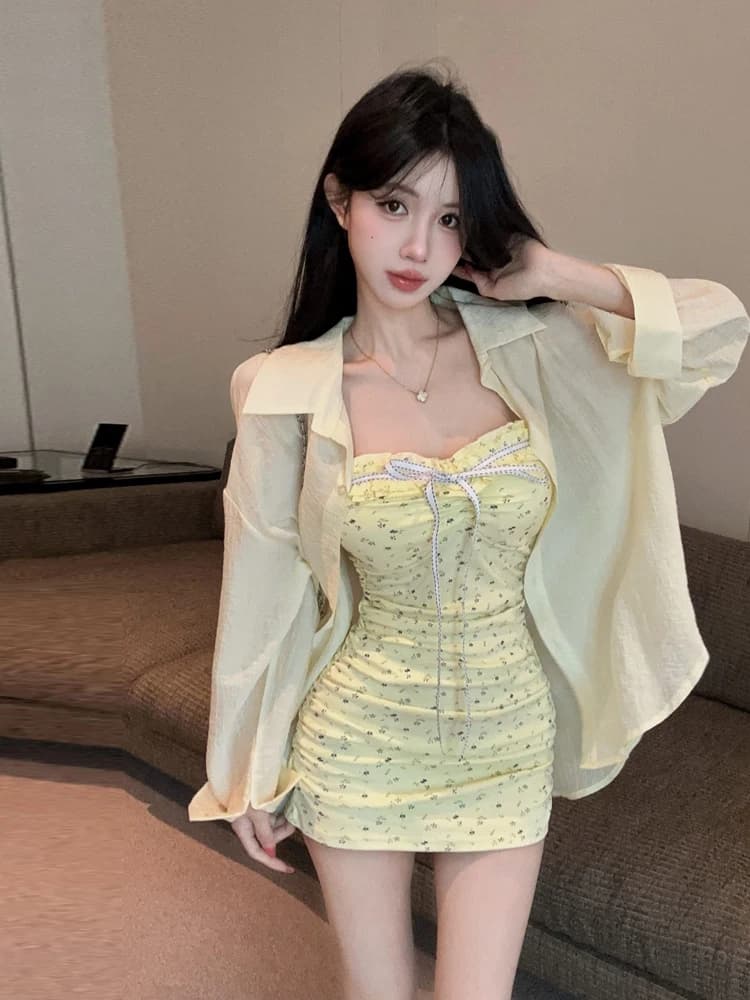 Set of shirts with tube sun protection with floral print and sweet and spicy knot, fashionable summer outfit for women
