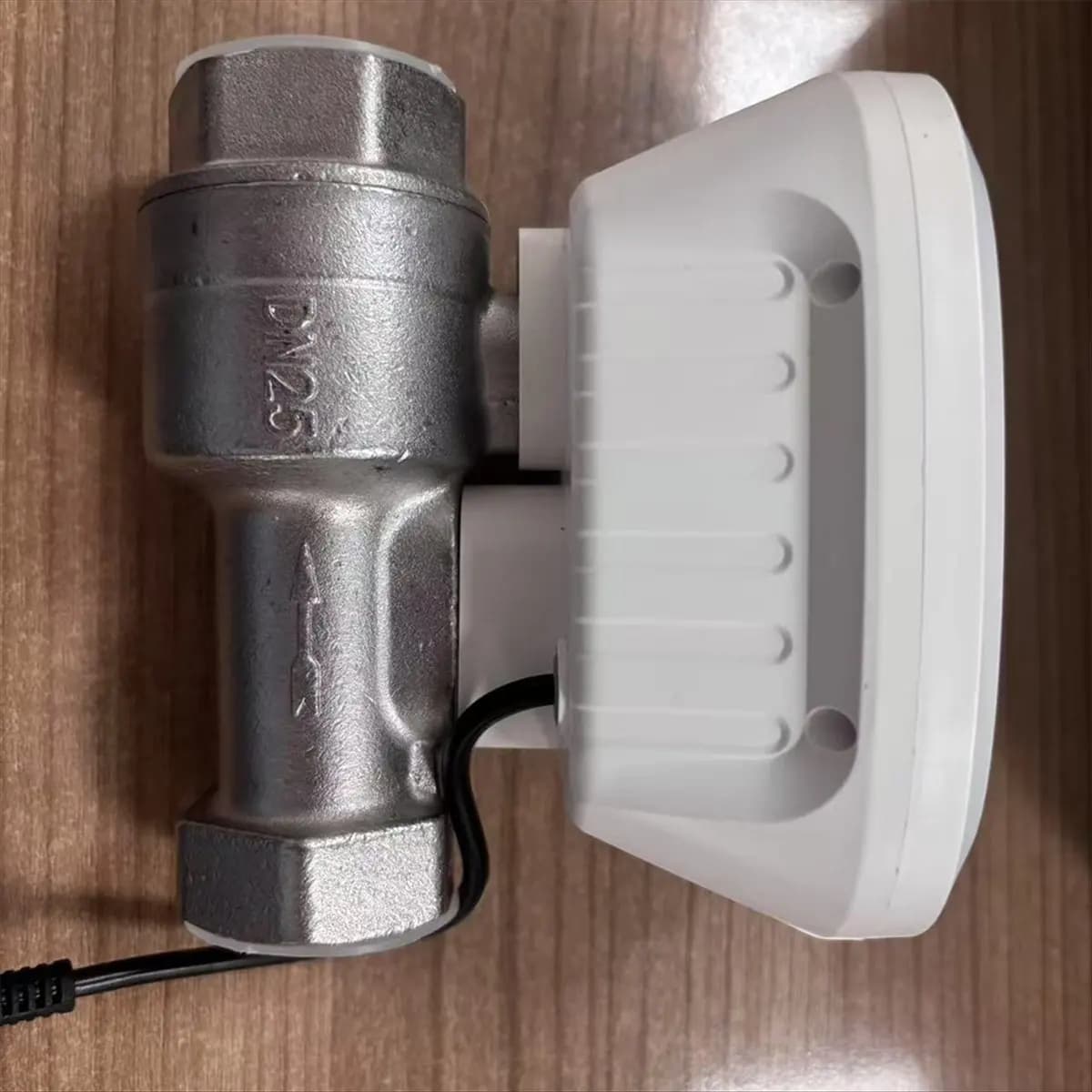 828 Tuya Smart WiFi Water Valve Water Meter Water Flow Rate Consumption Temperature Display Timer Smart Life Control EU PLUG
