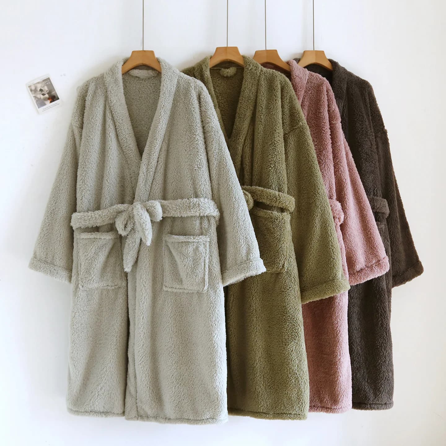 Autunno Inverno Coppia Camicia da notte in flanella con scollo a V Uomo Accappatoio in pile corallo per donna