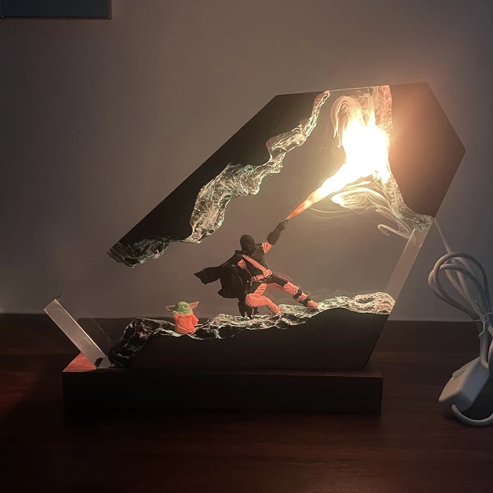 Resin Table Lamp, Sci-Fi Figure, Colorful Night Light, Personalized Cinematographic Character, Creative Artistic Decoration for Desk and Home, USB Charging