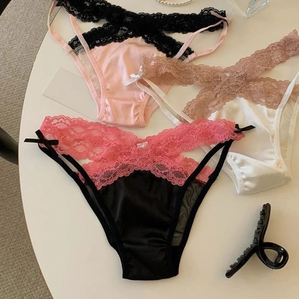 Slip in Pizzo a Vita Bassa con Fondo in Cotone, Mutandine in Raso di Seta con Fiocco e Cinturino Incrociato per Donna