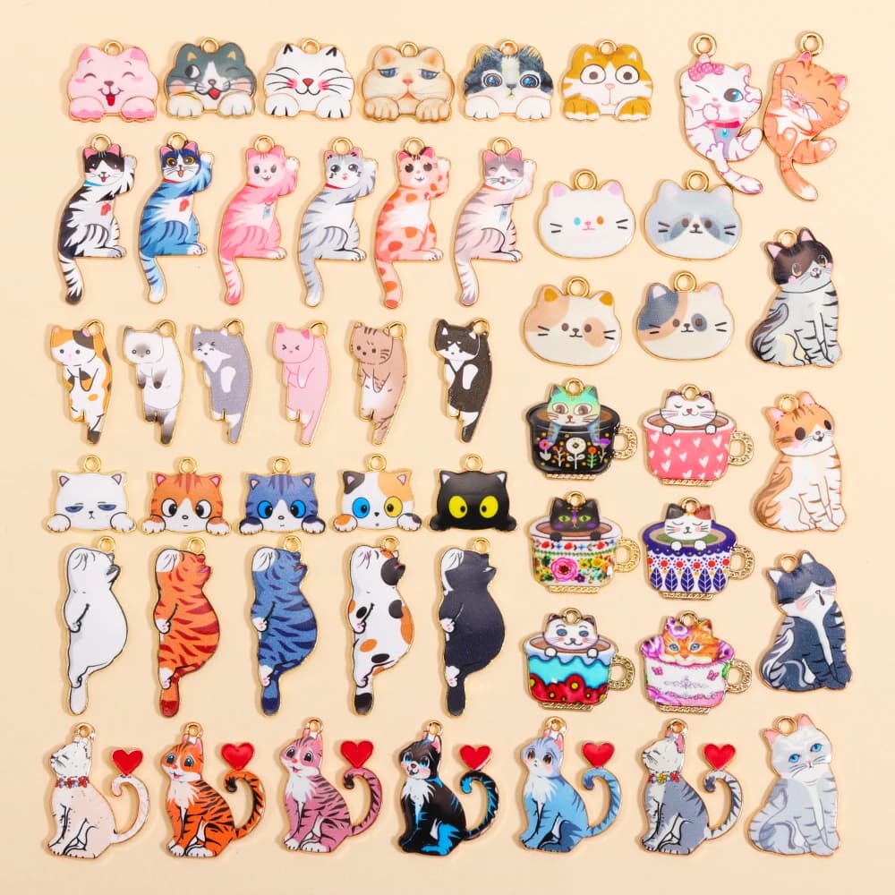 Lega color oro mista 10 pezzi ciondolo gatto cartone animato Kawaii per gioielli fai da te da donna che realizzano orecchini con ciondoli animali ornamenti all'ingrosso