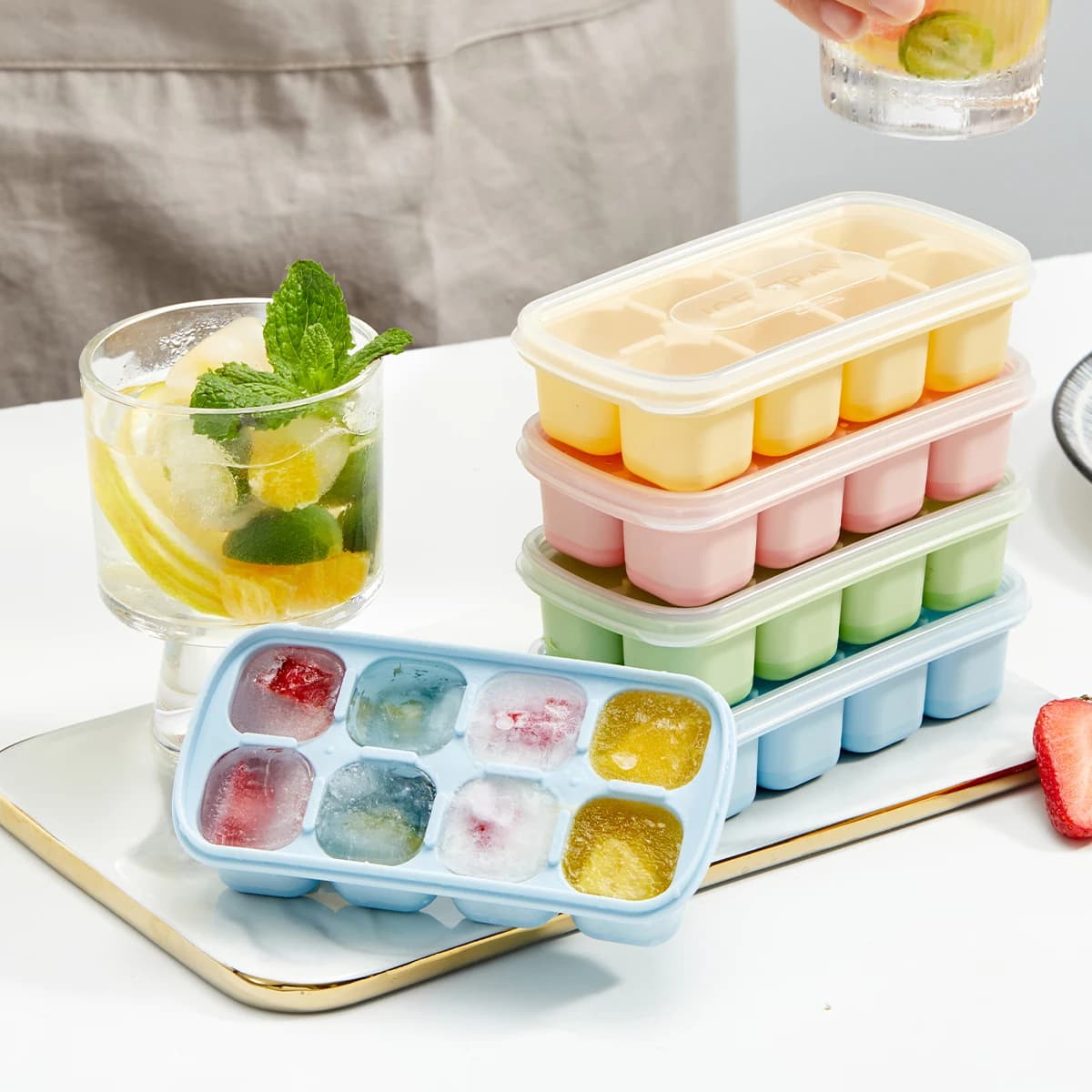 Stampo per Cubetti di Ghiaccio Riutilizzabile con Coperchio, 8 Scomparti in Silicone per Frigorifero, Accessori da Cucina, Utensili da Bar