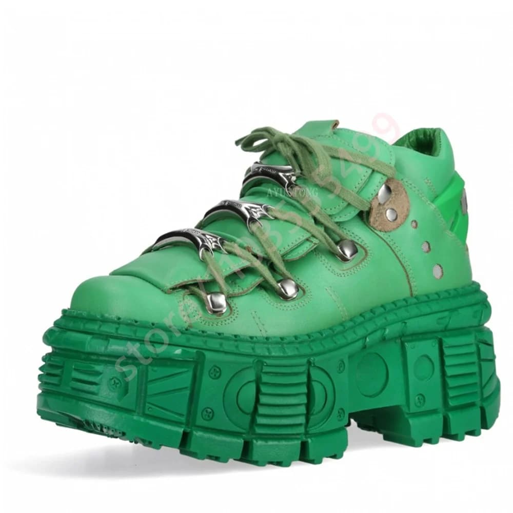 Stivaletti corti Y2K con rivetti punk con suola spessa 2025 Autunno Nuovo punta tonda Street Rock Sport Scarpe casual Stivaletti stringati moda