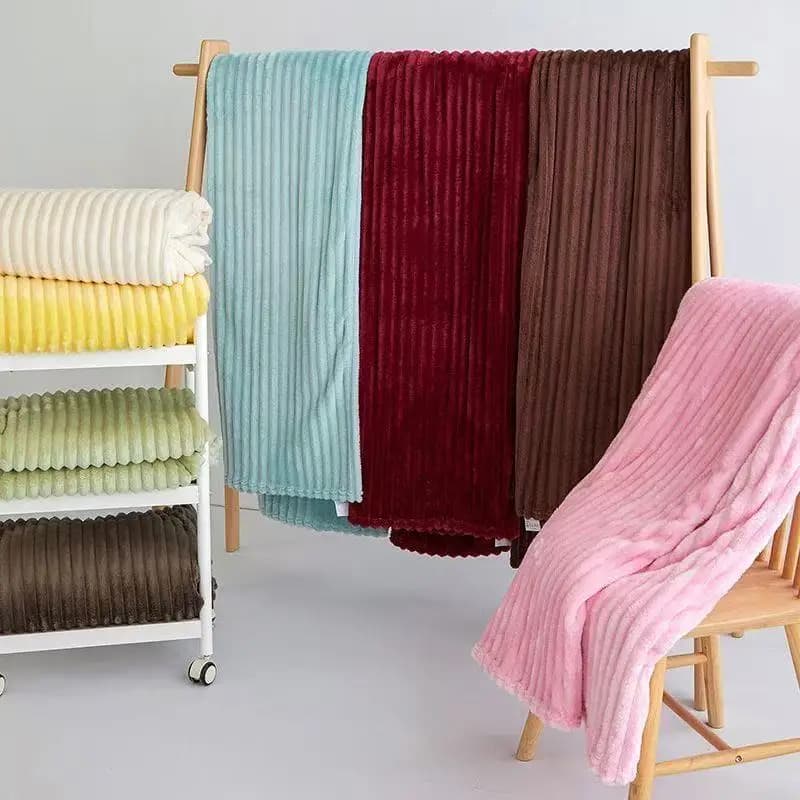 Mini 70x100cm Flannel Blanket，Warm Coral Fleece Throw Blanket for Bed Sofa Winter Sheet Bedspread