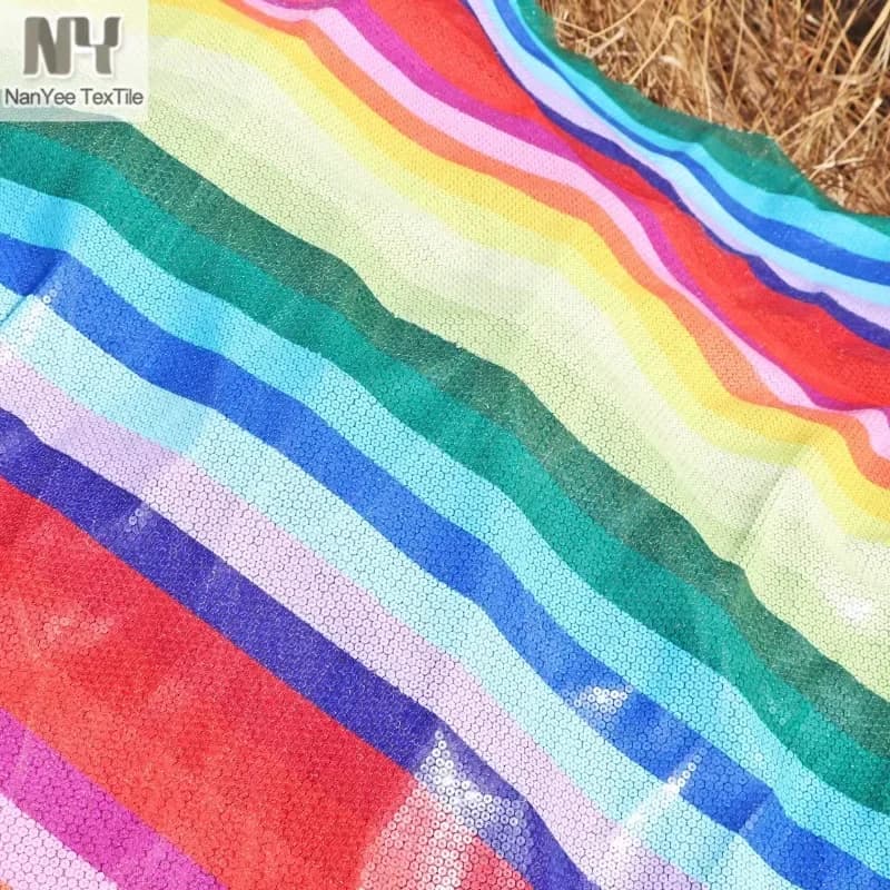 Tessuto con paillettes stampato, colore sfumato arcobaleno a strisce, per abiti da ballo, designer di abbigliamento, tessuto per cucito fai da te fatto a mano