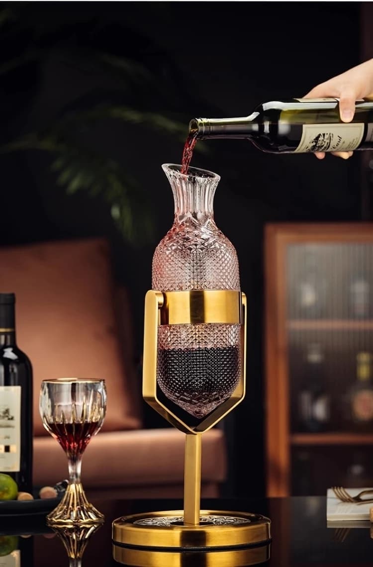 Decanter altalena di lusso di fascia alta in stile francese, dispenser creativo per vino, brocca, decorazioni per la casa, set di portabicchieri in cristallo per bicchiere di vino rosso brillante