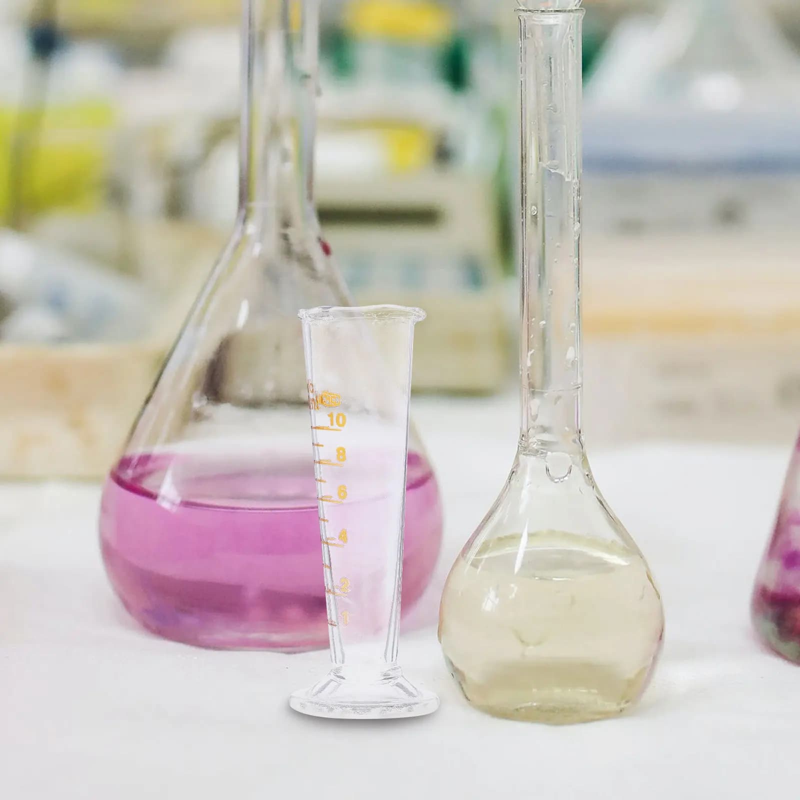 Bicchiere graduato in vetro per laboratorio, cucina, cottura, vino, succhi ed esperimenti, triangolare