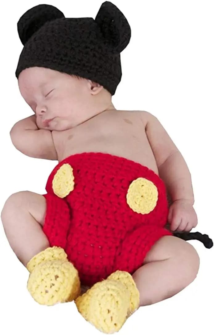 Simpatico berretto e scarpe per pannolini lavorati a maglia all'uncinetto per oggetti fotografici per bambini