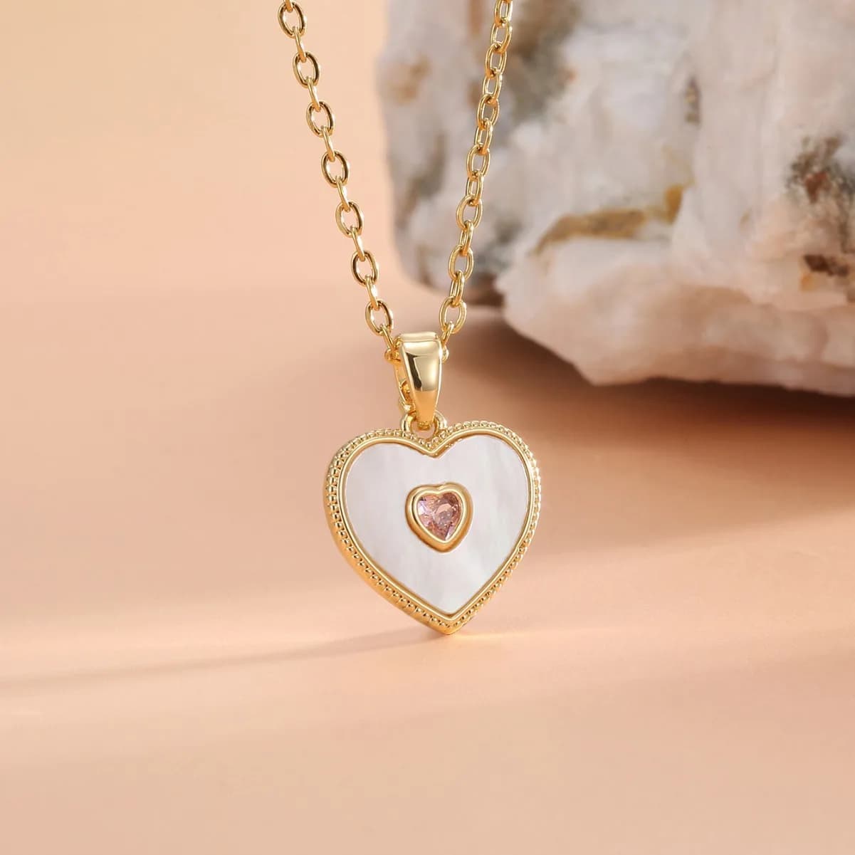 WT-MN1003 Stile dolce romantico Mop Shell e zirconi pavimentati a forma di cuore Catena clavicola per le donne Collana raffinata quotidiana