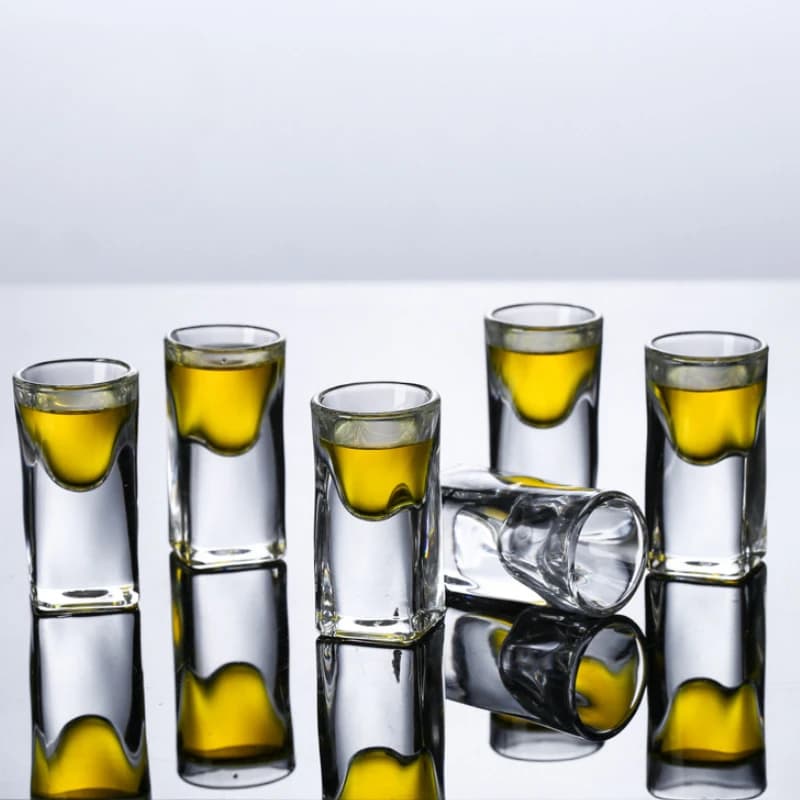 10ml/20ml/30ml/31ml Tazza di cristallo di lusso 4 pezzi Bicchiere di vodka Regali di fascia alta Licore duro Trasparente Shot Glass Bar Bullet Cup