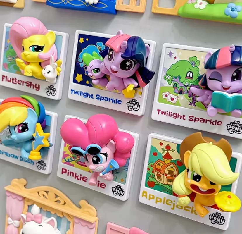 KUYOU My Little Pony Statuetta 3D Carina Versione Q Scatola Misteriosa Cornice Fotografica 3D Decorazione Regalo per Ragazze Magnete per Frigorifero