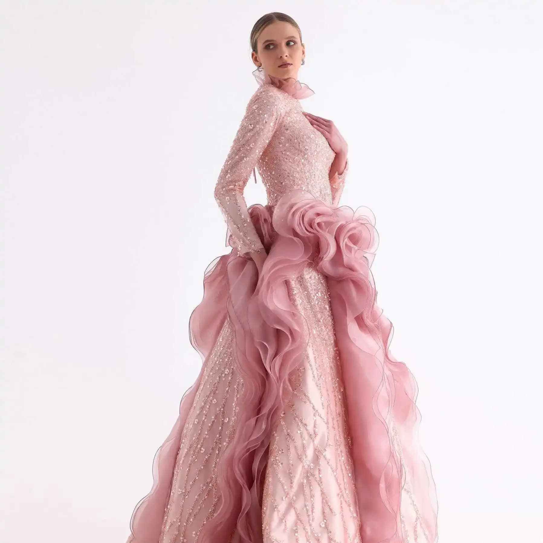Abito da ballo principessa a maniche lunghe di lusso Dubai Abito da sera elegante con cristalli brillanti Personalizzazione dell'abito da laurea in tulle a trapezio