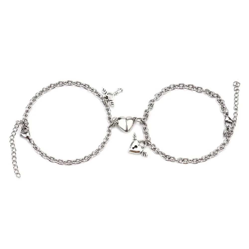 Regalo per Donne: Bracciale a Forma di Cuore in Acciaio Inossidabile con Chiusura Magnetica, Accessorio di Moda per Coppie