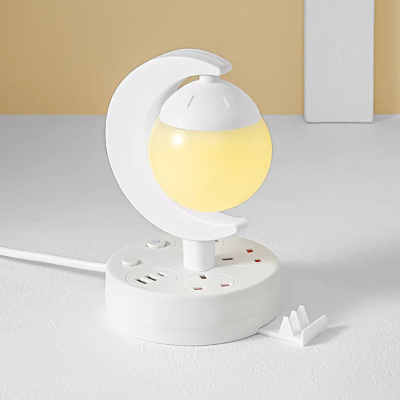 Lampada da Scrivania 2-in-1 con Presa di Corrente, Luce Notturna e Prolunga Ignifuga per Casa e Ufficio