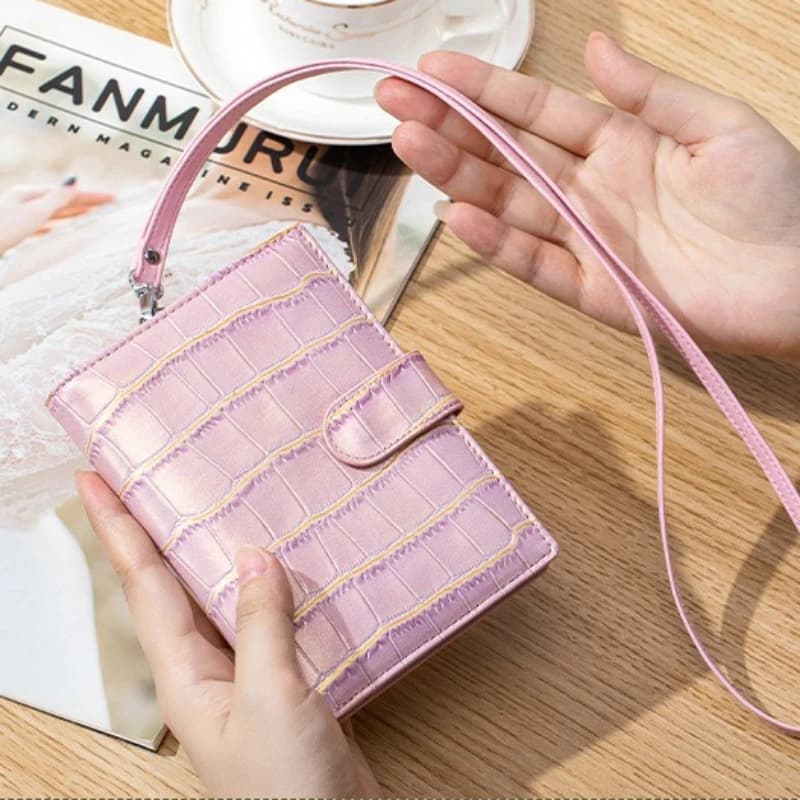 Borsa da Viaggio per Passaporto in Pelle Goffrata Coccodrillo con Protezione RFID, Portafoglio Unisex per Passaporto con Slot per Carte, Tasca per Contanti e Chiusura a Scatto