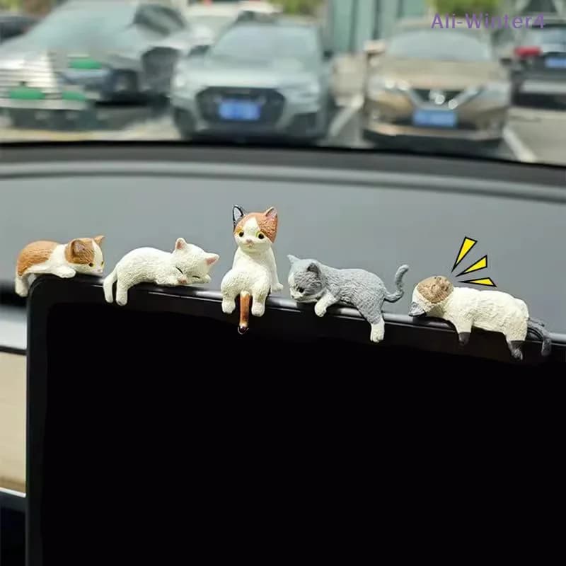 【Winter4】5 Pezzi Decorazioni Auto Carine: Bambole Gatto Dormiente, Ornamenti Creativi per Auto, Giocattoli, Modellini Micro Paesaggio Gatto, Accessori Auto Carini