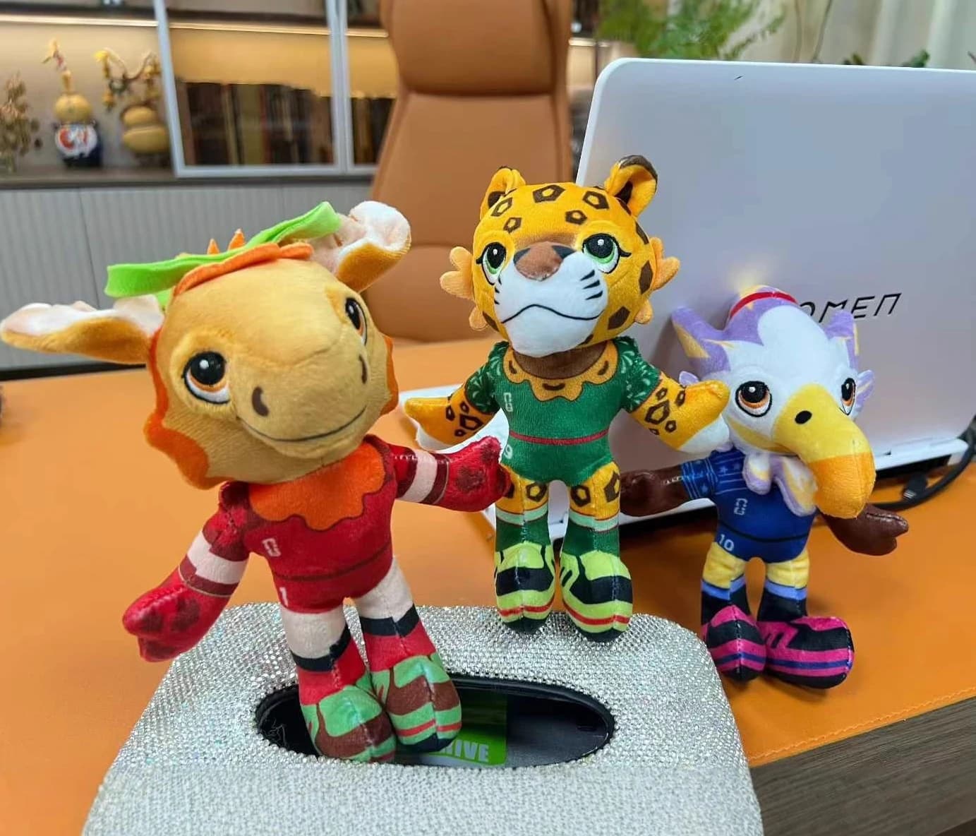 Nuova Mascotte IP Calcio 2026, Peluche Squadra di Calcio, Ciondolo Borsa, Souvenir Partita di Calcio, Regali di Natale, Regali di Capodanno di tendenza