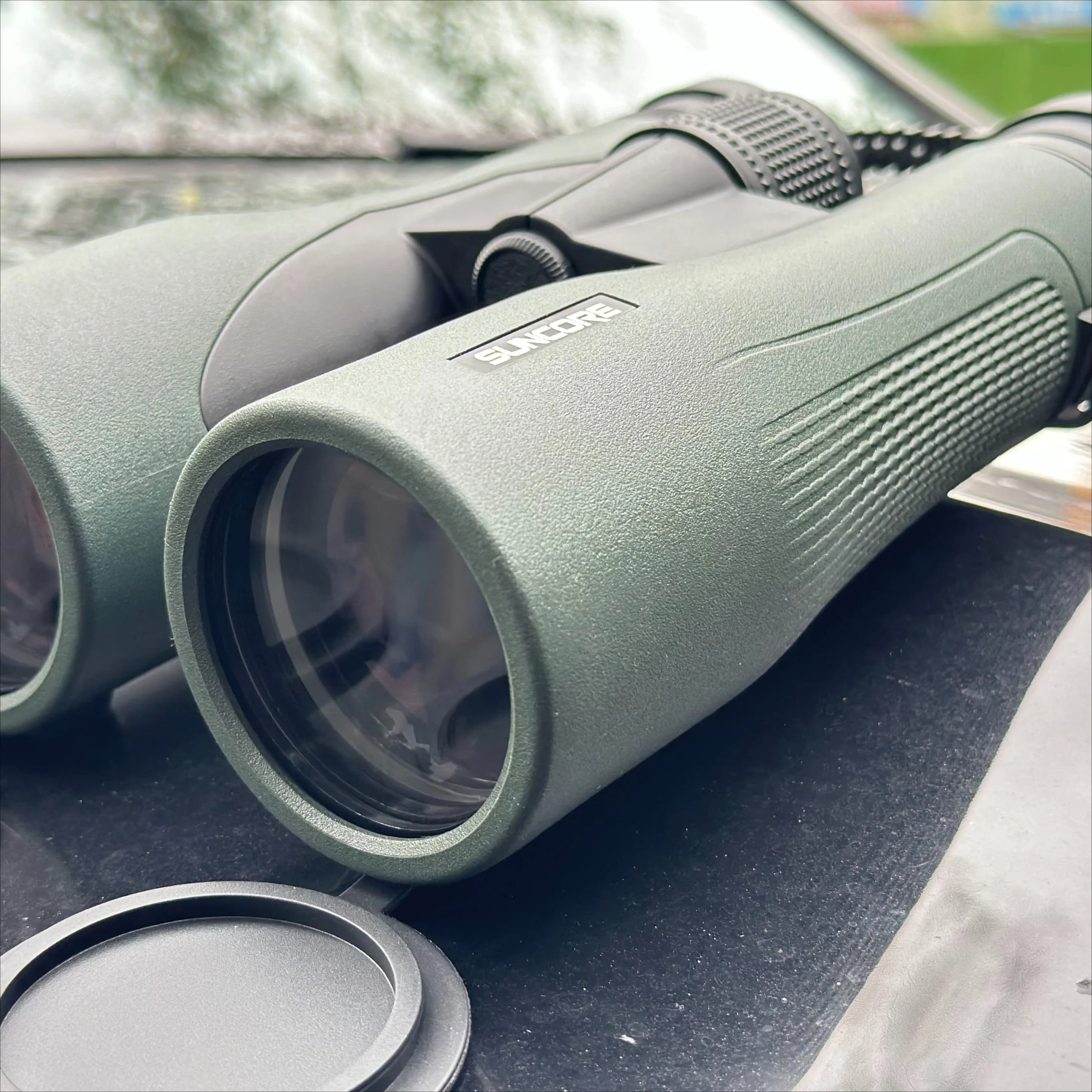 Binocolo professionale SUNCORE 10x50 ad ampia apertura: messa a fuoco rapida HD, include custodia per il trasporto, progettato per adulti alpinista