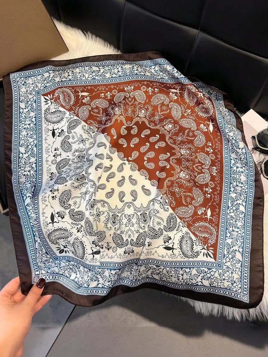 1 pezzo di sciarpa quadrata da 27,6 pollici con stampa floreale Paisley in finta seta, nuova bandana da donna, cravatta versatile