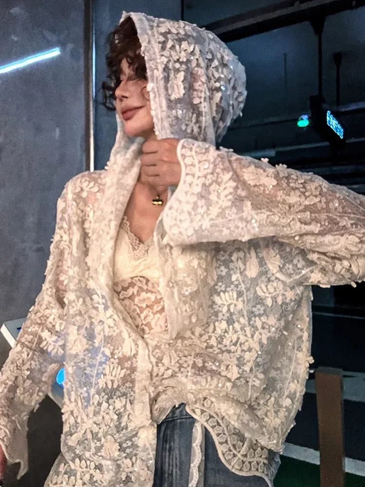 Europa America Y2k Sexy Bianco a maniche lunghe Camicia corta in pizzo Crop Top Donna Estate Pigro Allentato Chic Grembiule Scialle Maglia Camicetta Goth