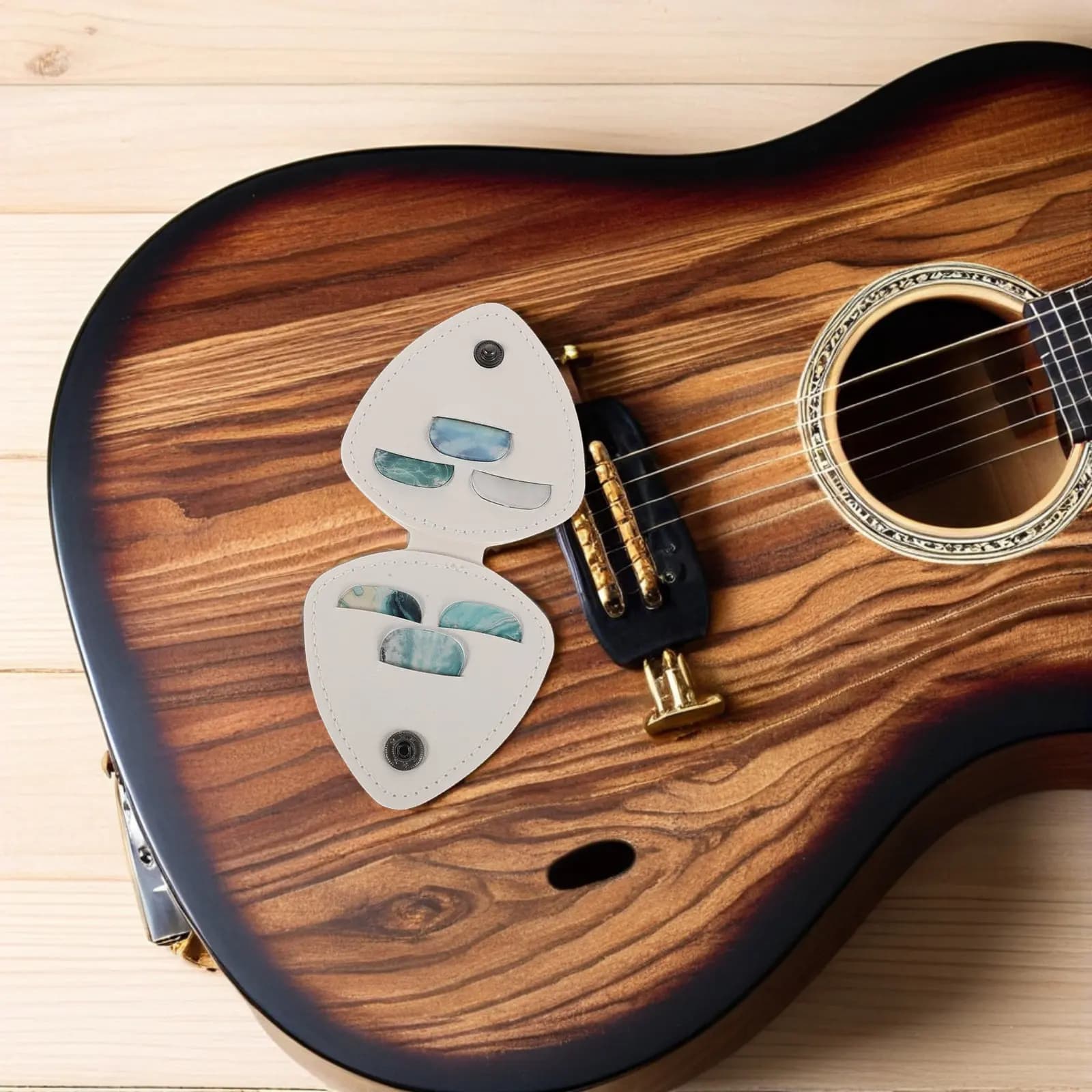 Set di 1 custodia trasparente per plettri da chitarra con plettri assortiti, borsa portatile bianca per performance musicali e viaggi