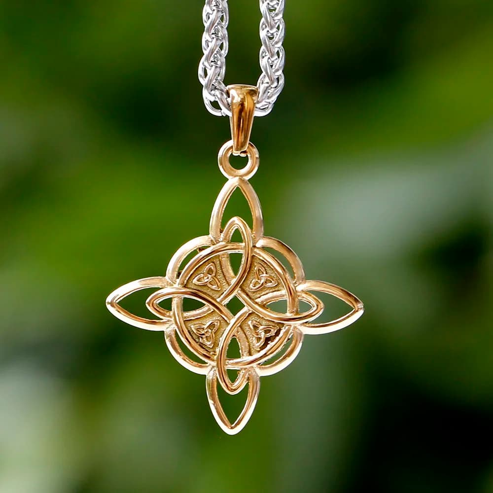 Collana con ciondolo nodo Celtics vichingo in acciaio inossidabile dorato catena da uomo Nordic Odin Trinity Viking collana regalo di gioielli amuleto