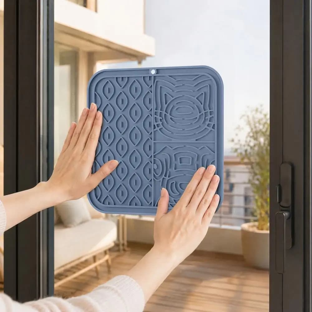Slow Eating Dog Mat Pet Slow Feeder Mat Pet Slow Food Mat with Suction Cups Four-zone Non-slip Silicone Lick Anxiety for Dogs