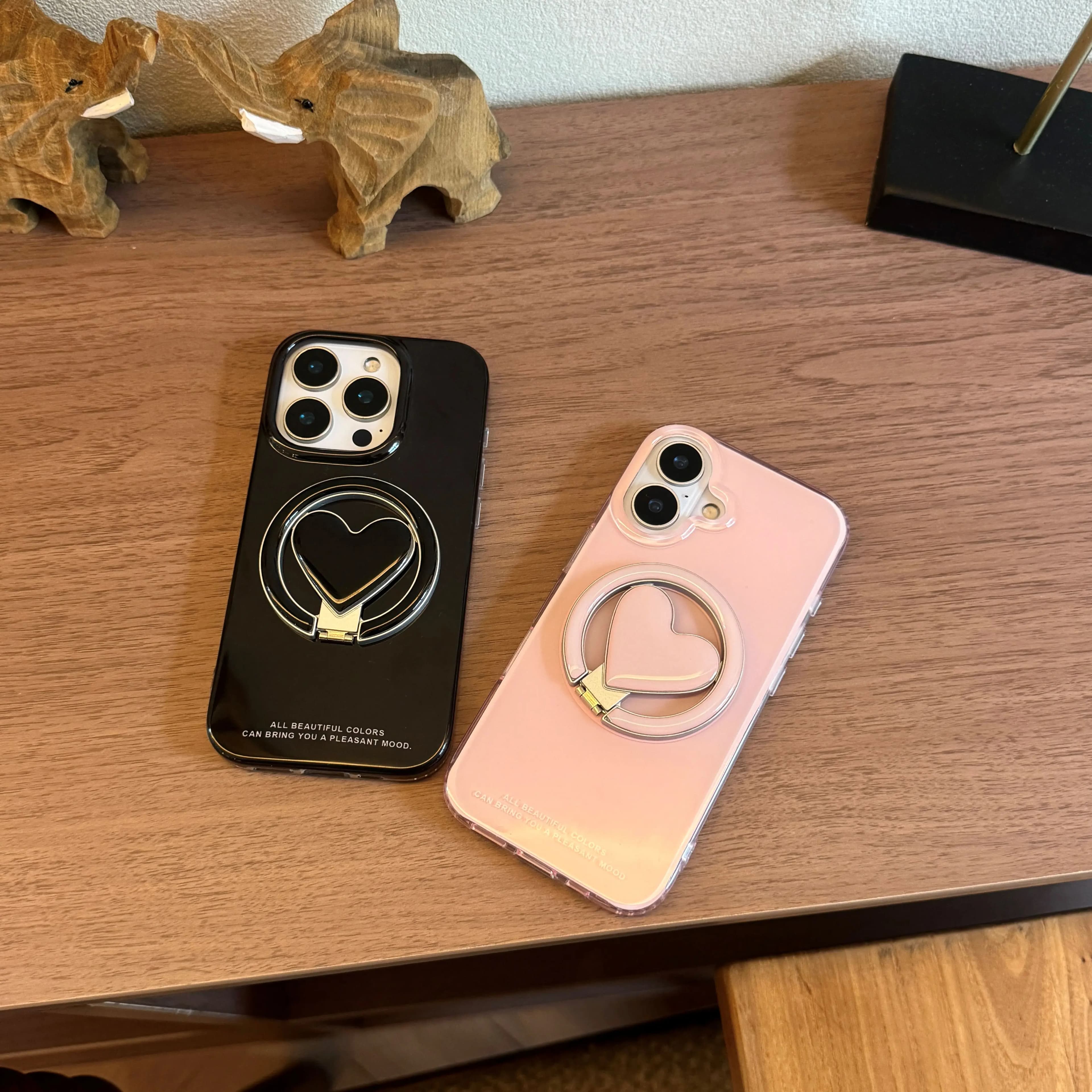 Custodia per telefono in tinta unita con supporto Love per iPhone 17 Pro 17 Custodia per telefono con staffa magnetica anticaduta Nuova custodia per iPhone 17 Pro Max