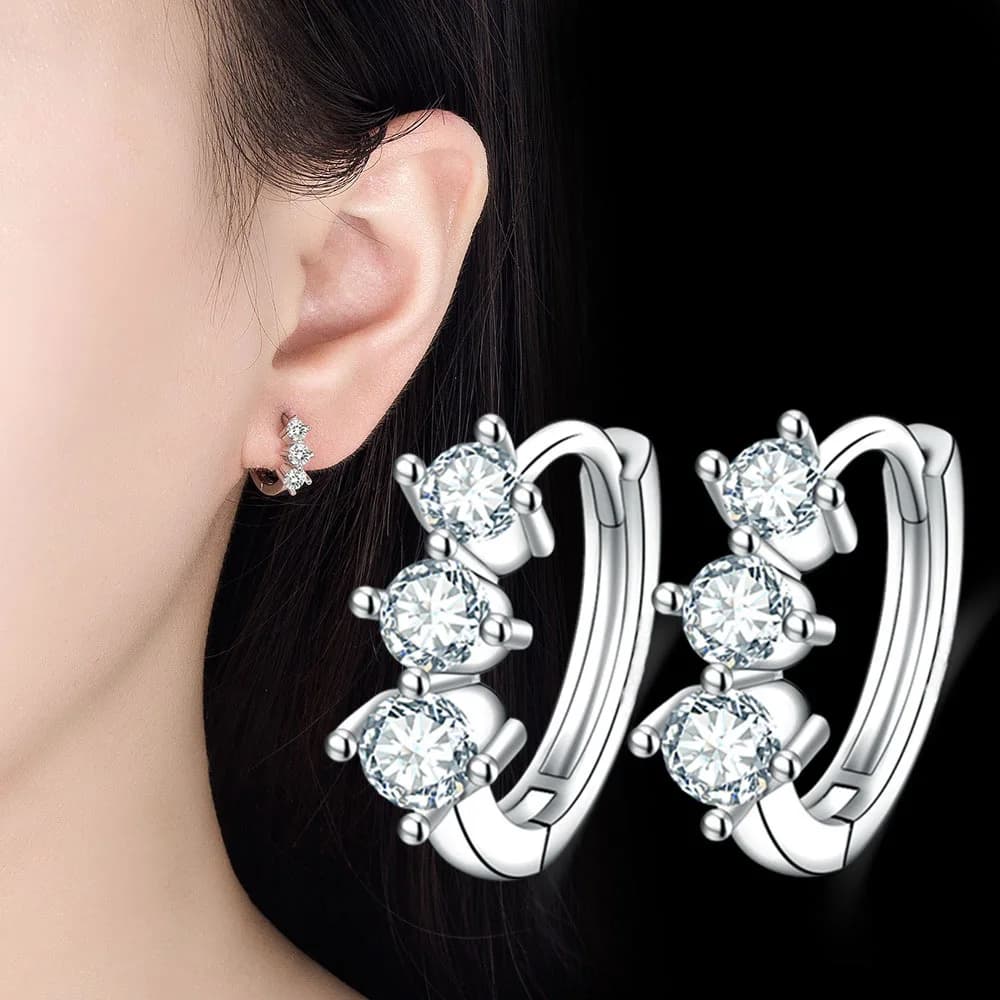 Orecchini a cerchio in argento sterling 925 con tre pietre di moissanite, gioielli con diamanti creati in laboratorio, per donne e ragazze.