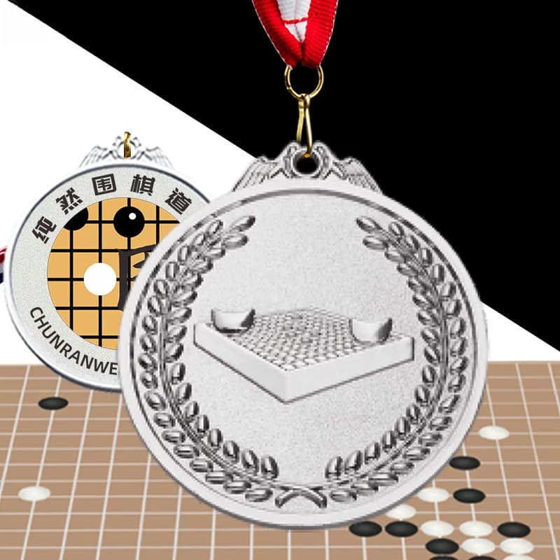 Medaglie e Regali in Metallo per Competizioni Sportive e Giochi Intellettuali per Bambini: Go, Five-in-a-Row, Dama, Scacchi