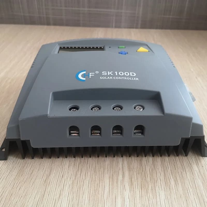 Regolatore solare Pwm 12V24V Auto100A Batteria LCD Pannello cellulare fotovoltaico Regolatore di carica Lampada Regolatore di carica solare