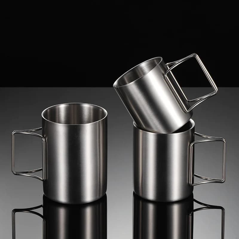 Tazze in acciaio inossidabile a doppio strato da 200-400ml tazza da birra per acqua da campeggio all'aperto manico per escursione tazze da Picnic Set da bere per amici di famiglia