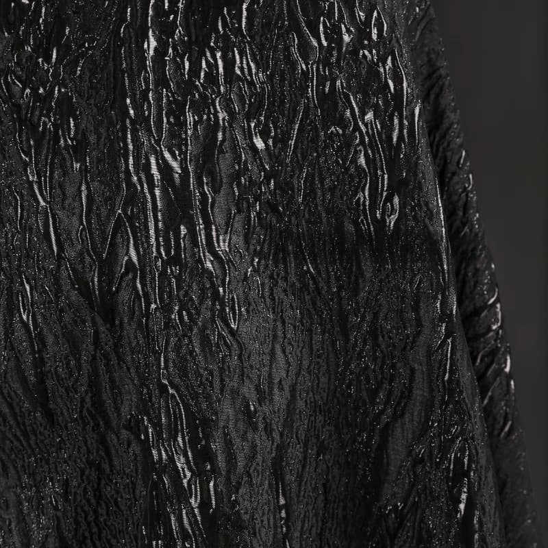 Tessuto Jacquard dorato con venature ondulate nere Pure Texture giacca rigida lucida tessuto di design per abbigliamento creativo