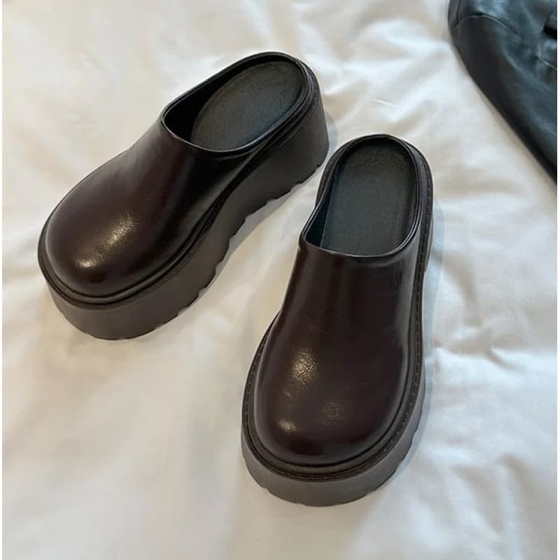 Nuove mules da donna 2026 con suola spessa, scarpe slip-on comode e versatili con punta tonda e rialzo, ideali per il pendolarismo quotidiano senza affaticamento