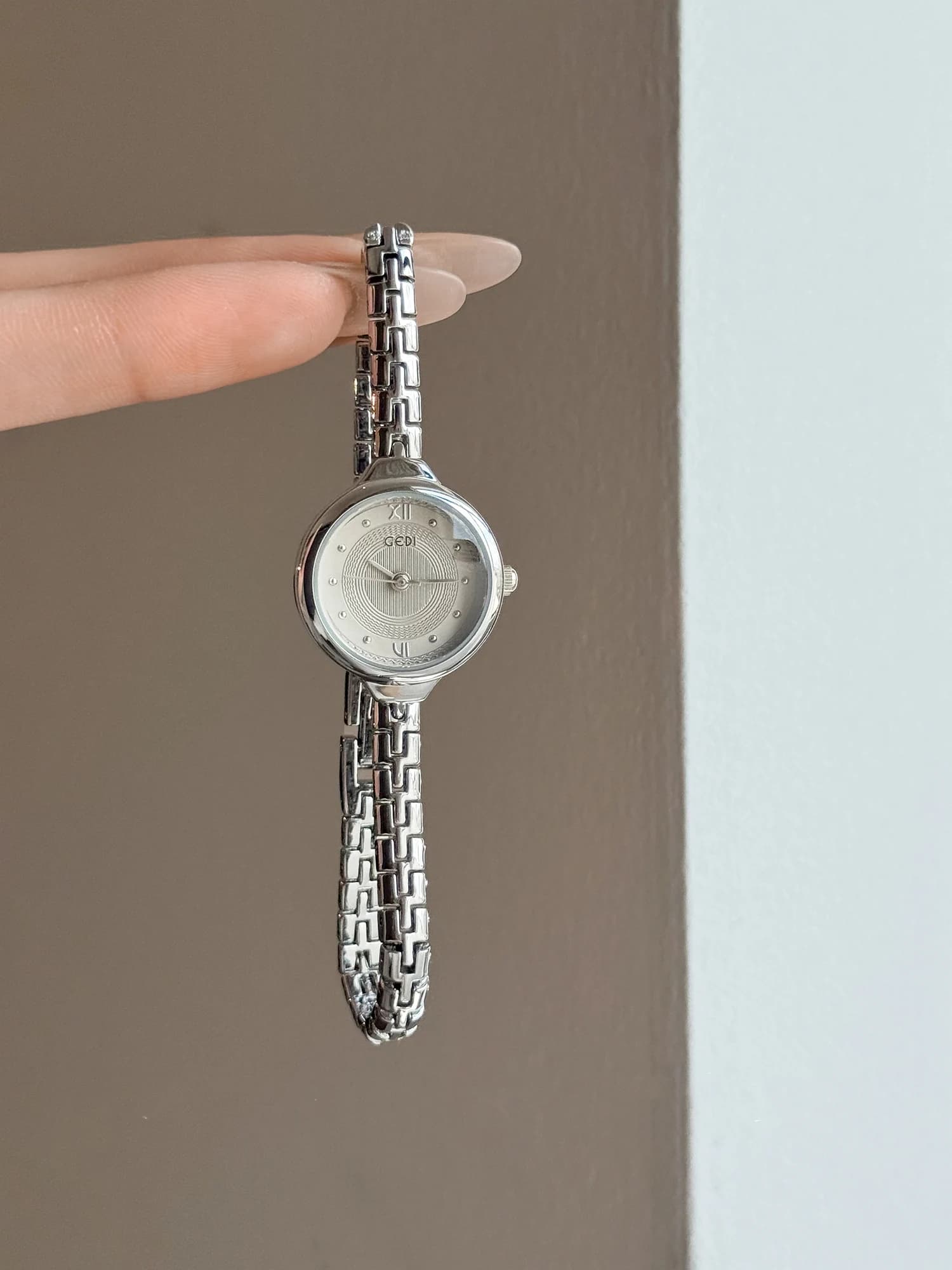 GEDI Luxury Watches for Women, Snake Bone Silver Bracelet, Female Quartz Watch, Ideal with Dresses