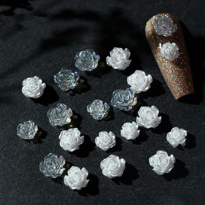 Mescolare 50 PZ 6/8/10 MM Bianco Rosa Fiori Pendenti e Ciondoli Per La Cerimonia Nuziale Unghie artistiche Decorazione 3D Resina Aurora E Petalo Smaltato Fiore Perle di Perle