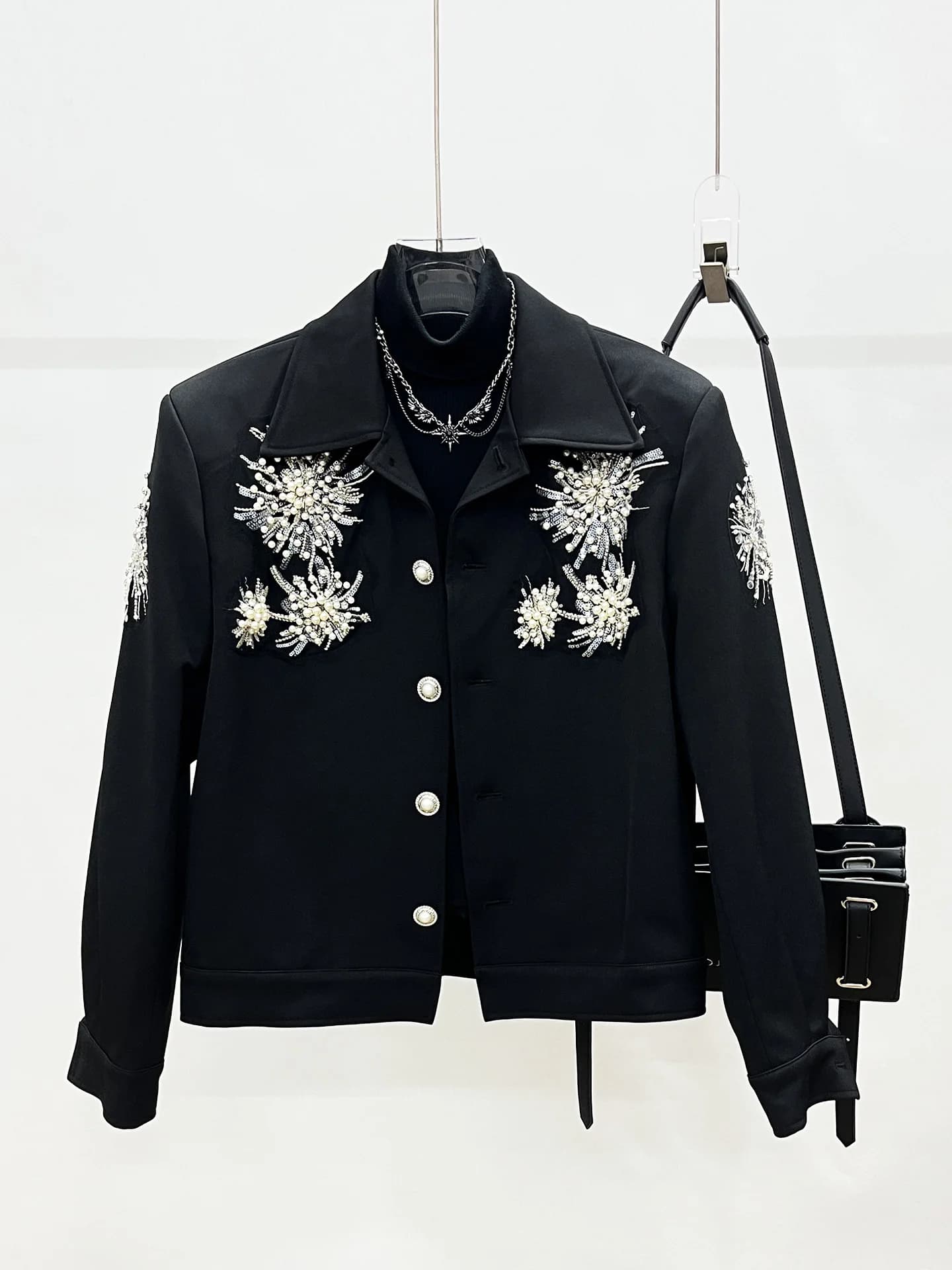 Elegant Pearl Embedded Diamond Design Jacket Men's Short Loose Fit Outerwear Black Stylish Zipper Decorated Casual Coat