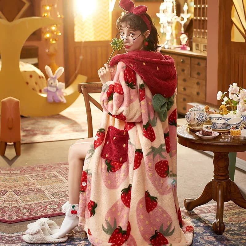 Women's Flannel Nightgown, Autumn and Winter Thick Cardigan Hooded, Cute Strawberry Jacket, Warm and Comfortable Bathrobe