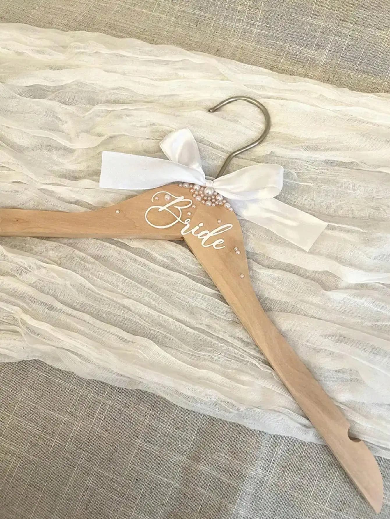 Wooden Bride Hanger Faux Pearl Elegant Wedding Decor Ideal Gift Clothes Hanger With Ribbon For Wedding Dresses Suits Wedding